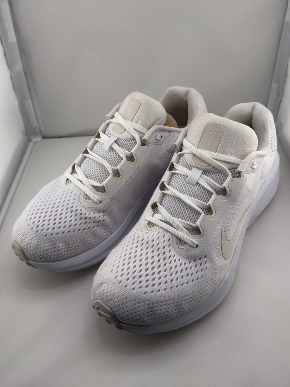Nike Air Winflo 11 FJ9510-100 Unisex Size 11 White Running Athletic Shoes